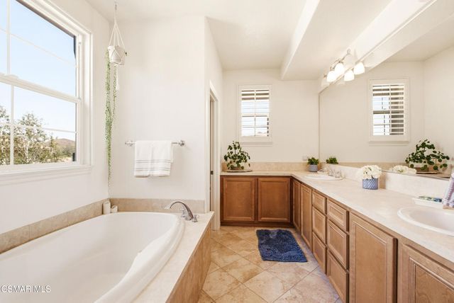 2266 Swift Fox Court, Simi Valley, CA 93065