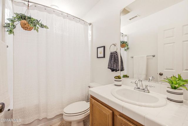 2266 Swift Fox Court, Simi Valley, CA 93065