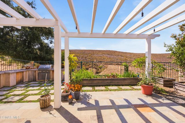 2266 Swift Fox Court, Simi Valley, CA 93065