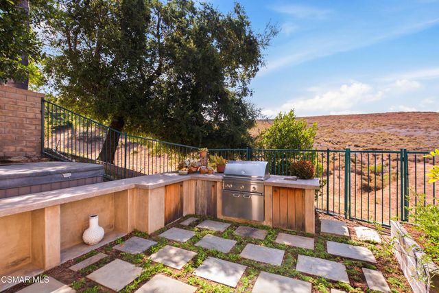 2266 Swift Fox Court, Simi Valley, CA 93065