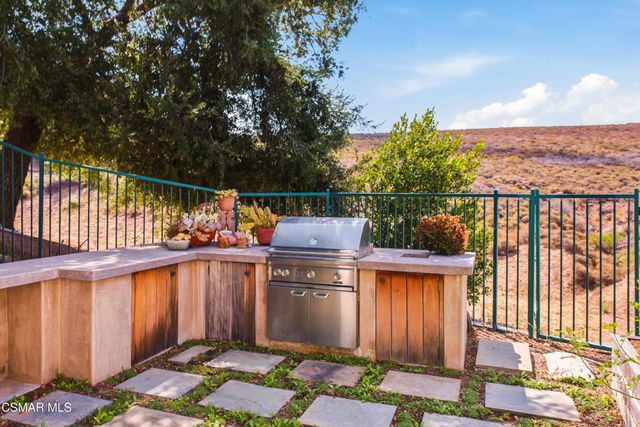 2266 Swift Fox Court, Simi Valley, CA 93065