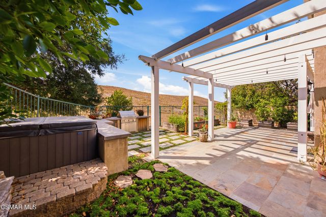 2266 Swift Fox Court, Simi Valley, CA 93065