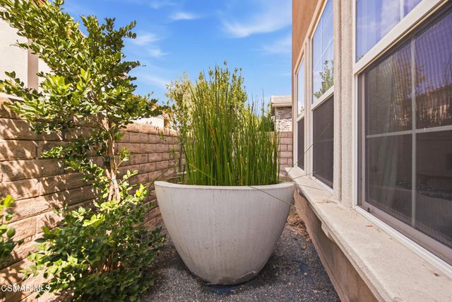 2266 Swift Fox Court, Simi Valley, CA 93065