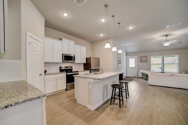 2051 Rowan WAY, New Braunfels, TX 78130
