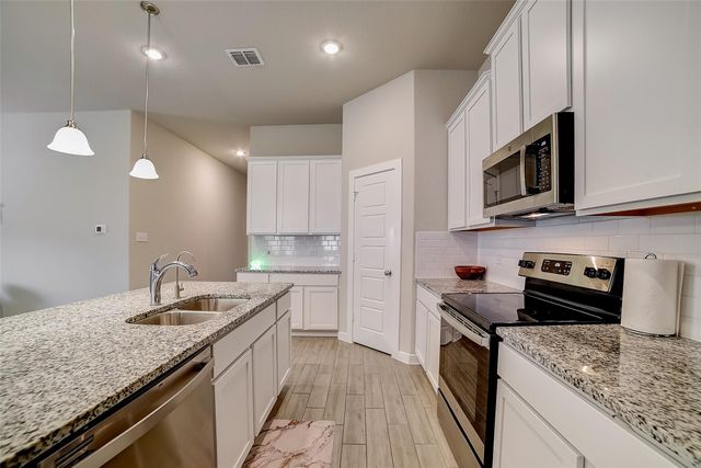 2051 Rowan WAY, New Braunfels, TX 78130