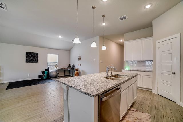2051 Rowan WAY, New Braunfels, TX 78130