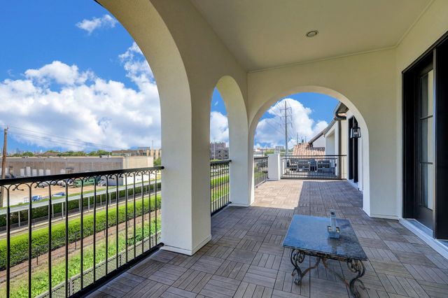 1116 Mosaico Lane, Houston, TX 77055
