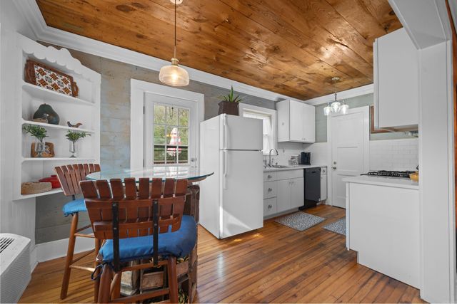 202 Pecan Street, Hot Springs, AR 71901