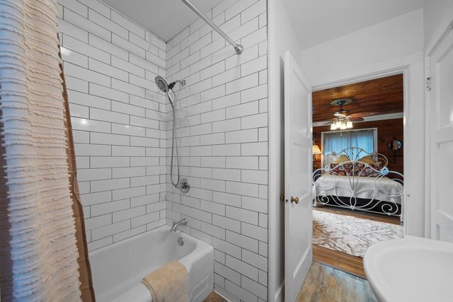 202 Pecan Street, Hot Springs, AR 71901