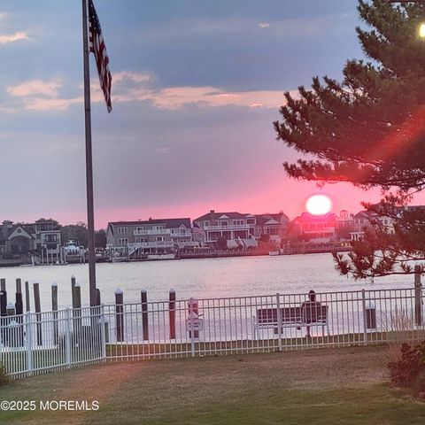 107 Wharfside Drive, Monmouth Beach, NJ 07750