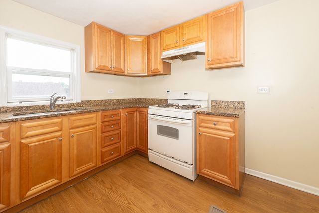 1103 N 15th Avenue, Melrose Park, IL 60160