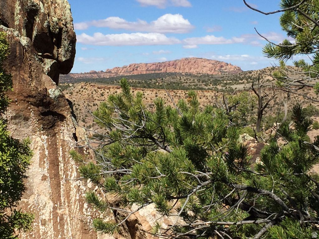 Image 6 of property listing at 57 W KANE CANYON DR17, Moab, UT 84532