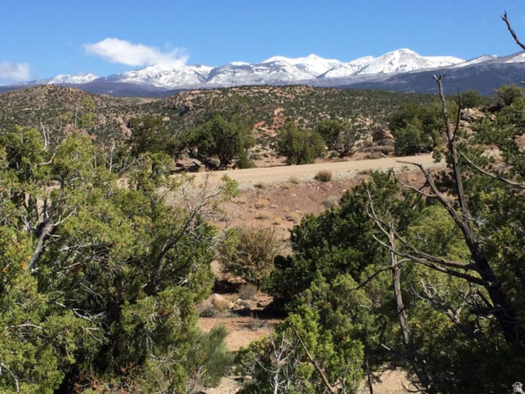 Image 7 of property listing at 57 W KANE CANYON DR17, Moab, UT 84532
