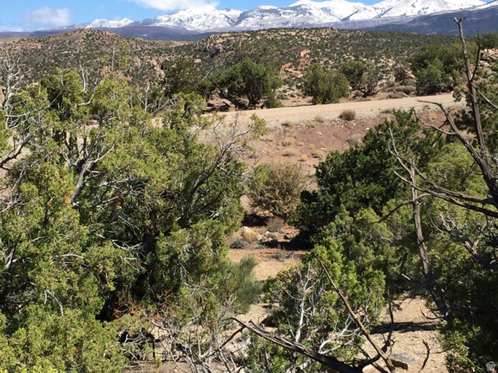 Image 10 of property listing at 57 W KANE CANYON DR17, Moab, UT 84532