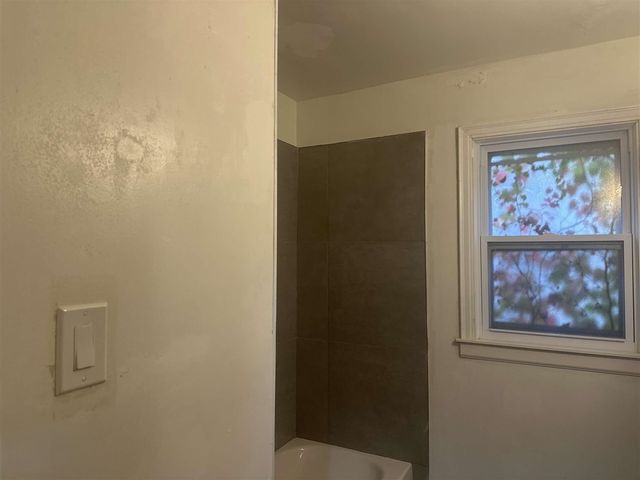 18498 Vaughan Street, Detroit, MI 48219