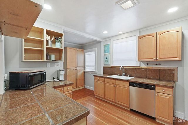 15 Saint Francis Dr, Vallejo, CA 94590