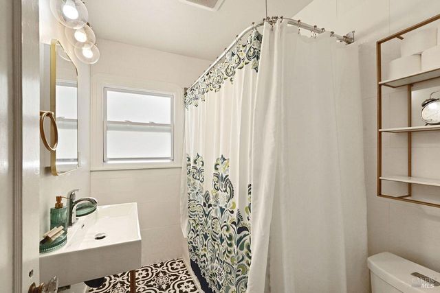 15 Saint Francis Dr, Vallejo, CA 94590