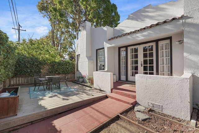 15 Saint Francis Dr, Vallejo, CA 94590