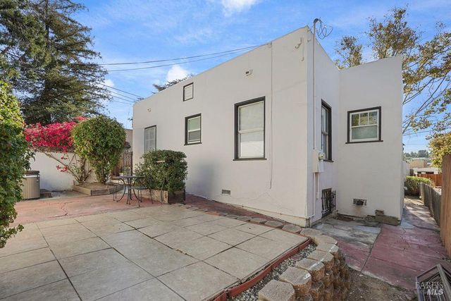 15 Saint Francis Dr, Vallejo, CA 94590