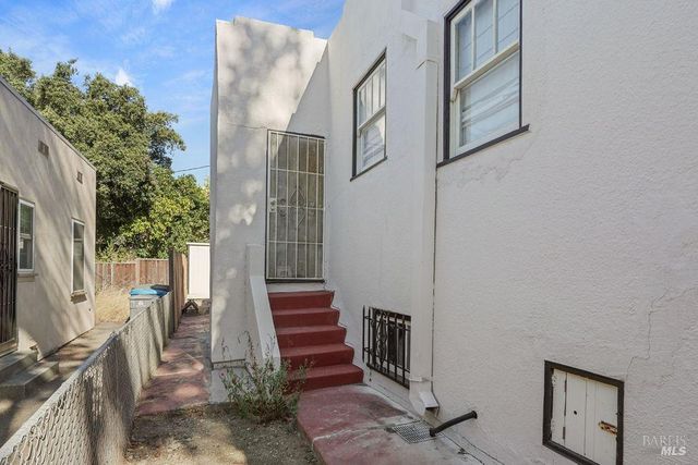 15 Saint Francis Dr, Vallejo, CA 94590