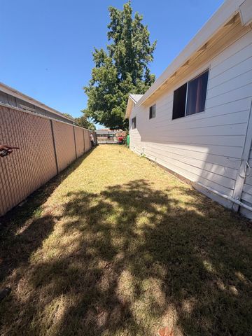 15460 5th St, Lathrop, CA 95330