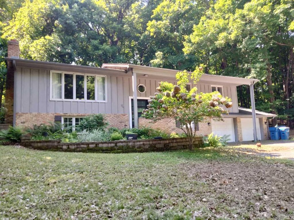 27755 Island View Road, Shorewood, MN 55331