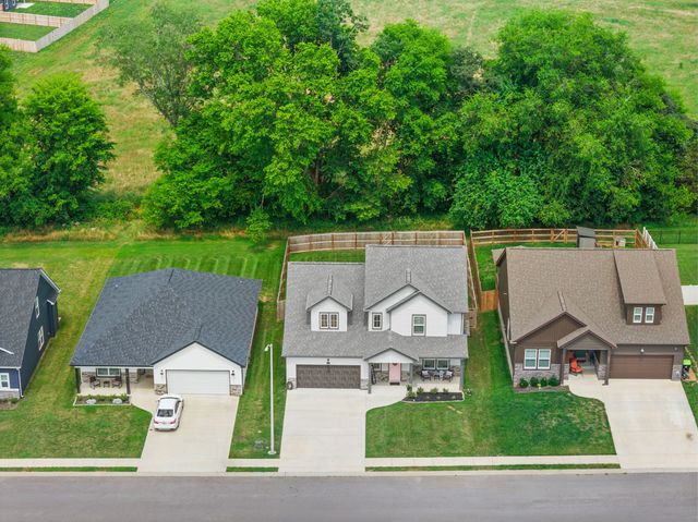 1405 Dan Brown Dr, Clarksville, TN 37042