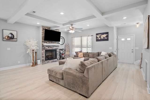 1405 Dan Brown Dr, Clarksville, TN 37042