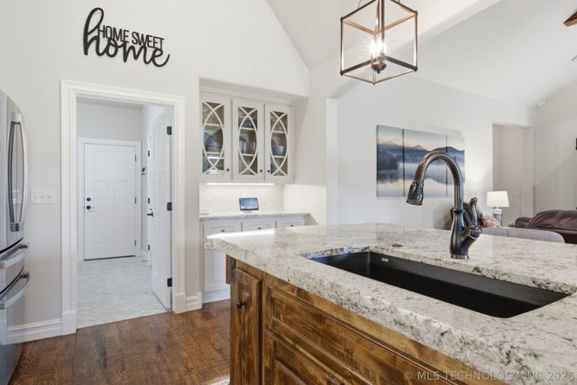 1739 W Plymouth Street, Broken Arrow, OK 74012