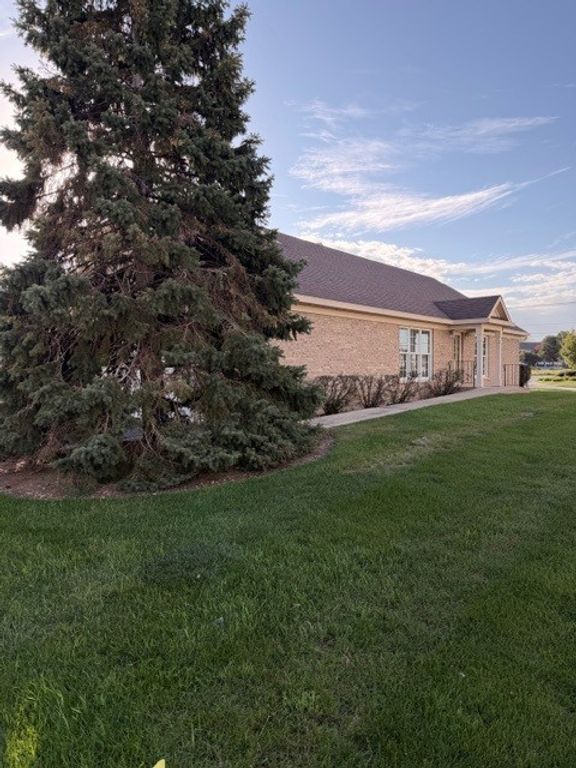 7917 Belle Rive Court, Tinley Park, IL 60477 — photo 3