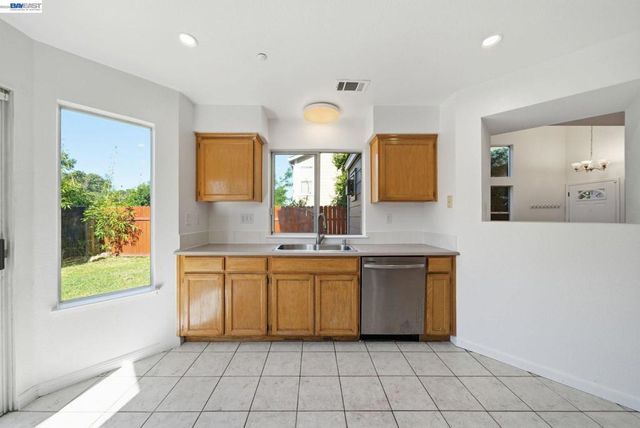 227 Clearpointe Drive, Vallejo, CA 94591