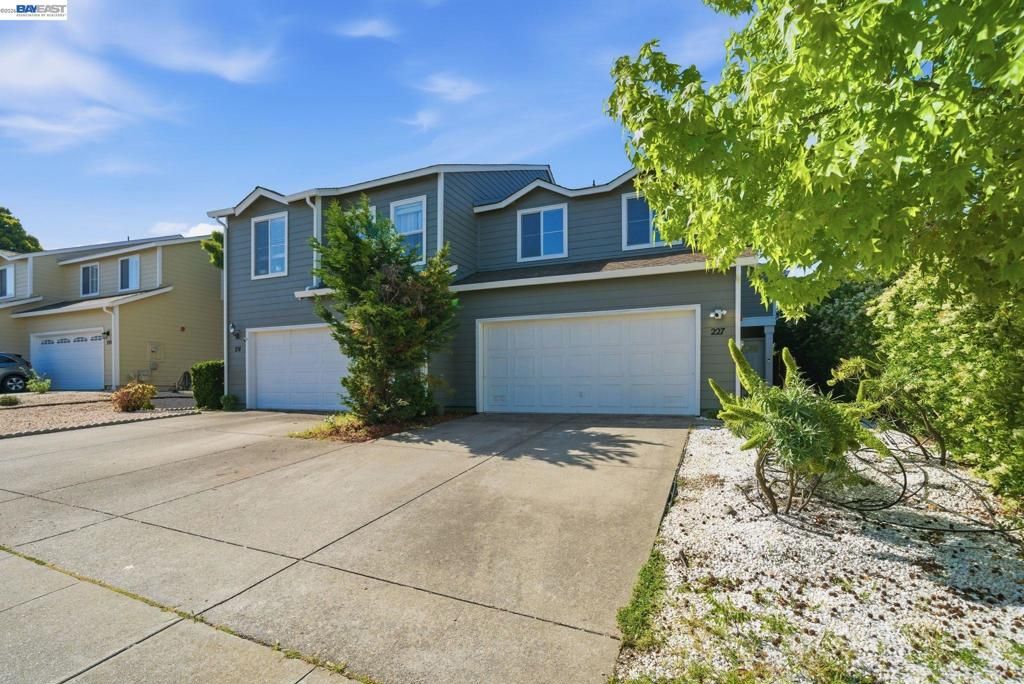 Image 2 of property listing at 227 Clearpointe Drive, Vallejo, CA 94591