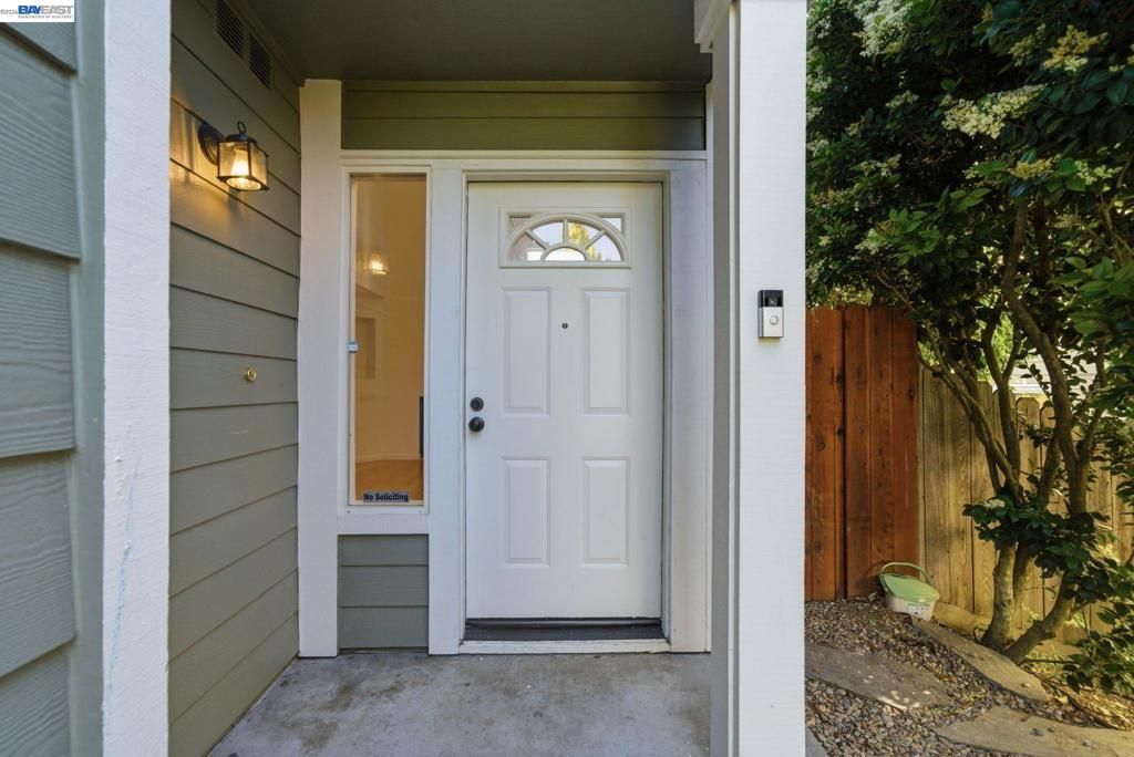 Image 3 of property listing at 227 Clearpointe Drive, Vallejo, CA 94591
