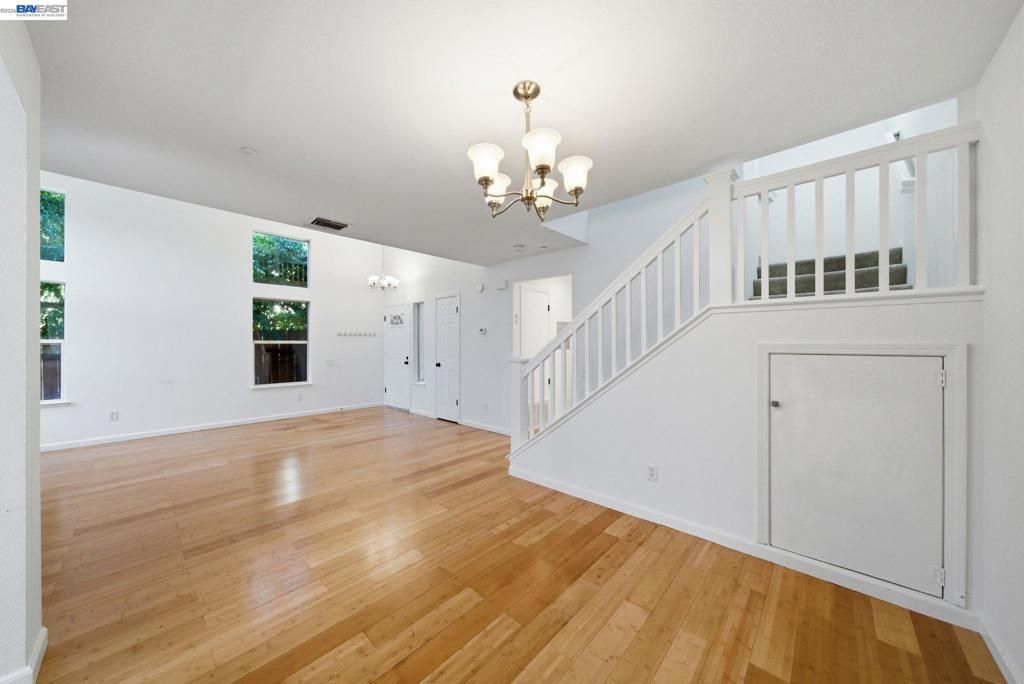 Image 8 of property listing at 227 Clearpointe Drive, Vallejo, CA 94591