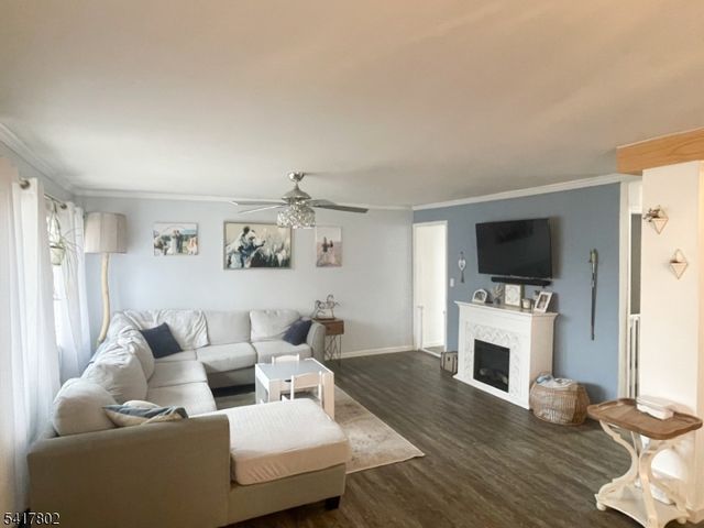 22 Flanders Rd, Mount Olive Twp., NJ 07828