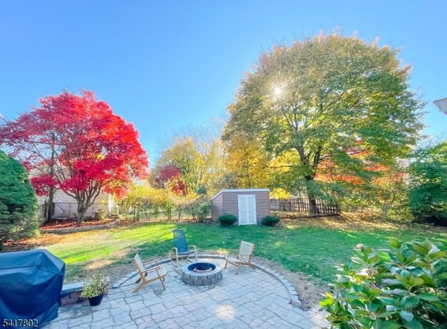 22 Flanders Rd, Mount Olive Twp., NJ 07828