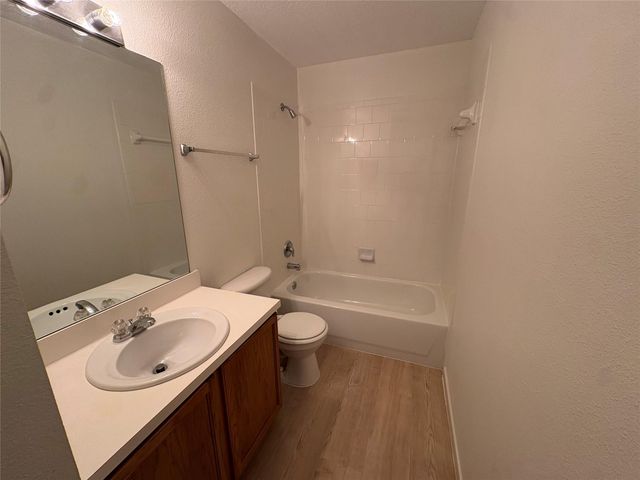 17511 Hoover Gardens Drive, Houston, TX 77095