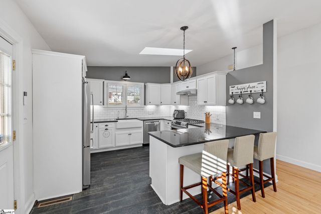 6 Estanolle Street, Greenville, SC 29615