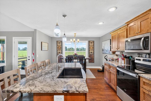 206 Maria Road, Clever, MO 65631