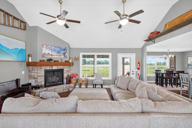 206 Maria Road, Clever, MO 65631
