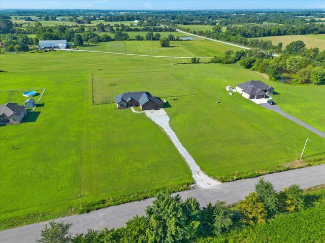 206 Maria Road, Clever, MO 65631