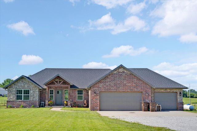 206 Maria Road, Clever, MO 65631