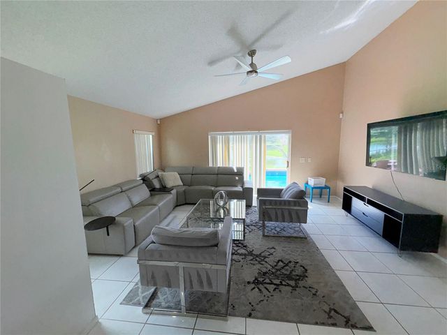 223 LAKE DAVENPORT ESTATES DRIVE, Davenport, FL 33897