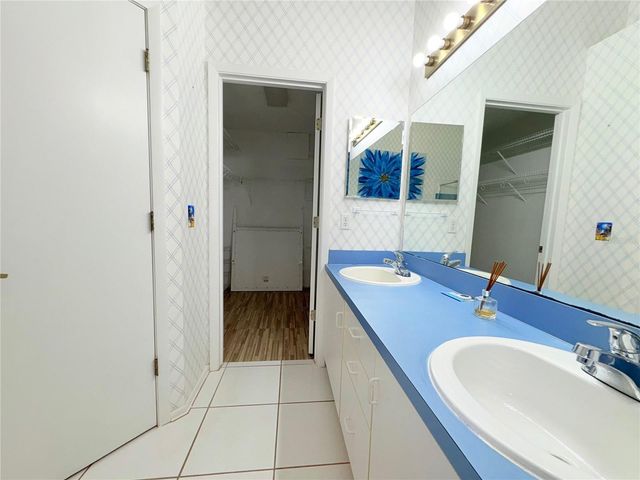 223 LAKE DAVENPORT ESTATES DRIVE, Davenport, FL 33897