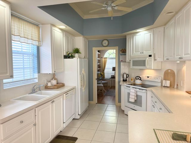 8262 Dominica Place, Wellington, FL 33414