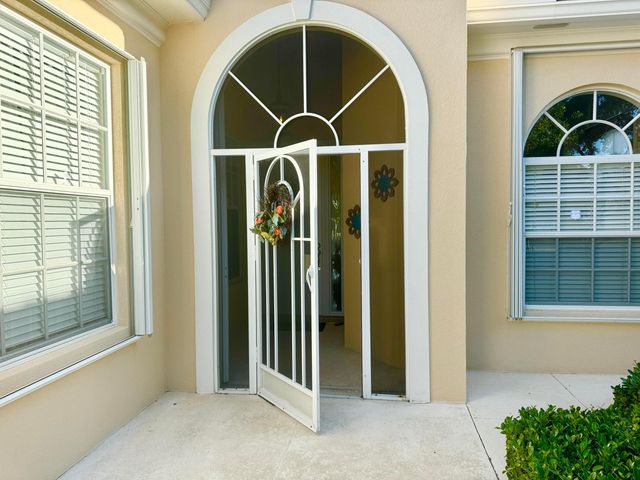 8262 Dominica Place, Wellington, FL 33414