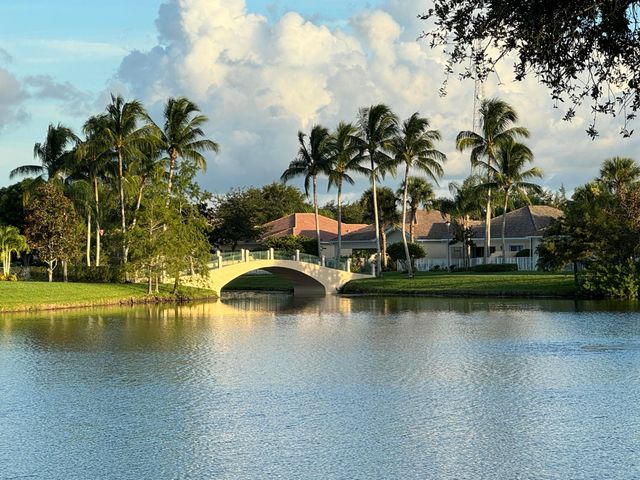 8262 Dominica Place, Wellington, FL 33414