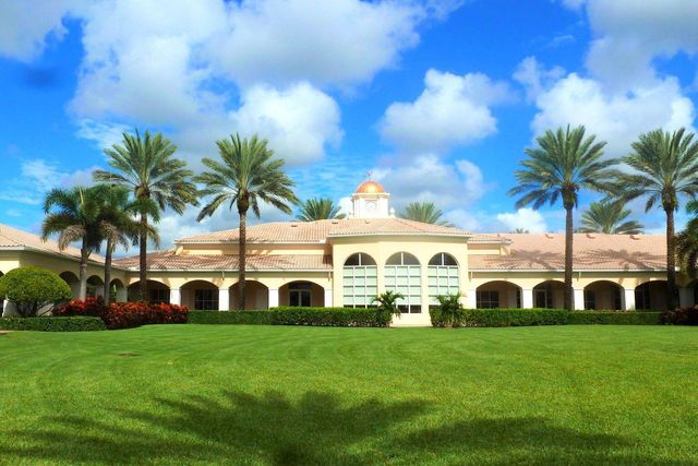 8262 Dominica Place, Wellington, FL 33414