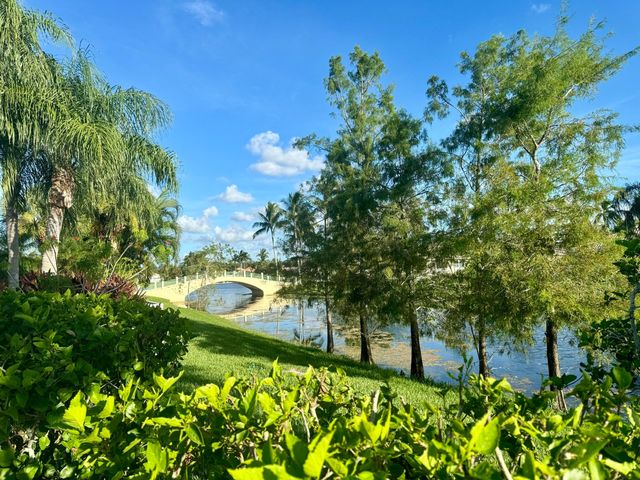 8262 Dominica Place, Wellington, FL 33414