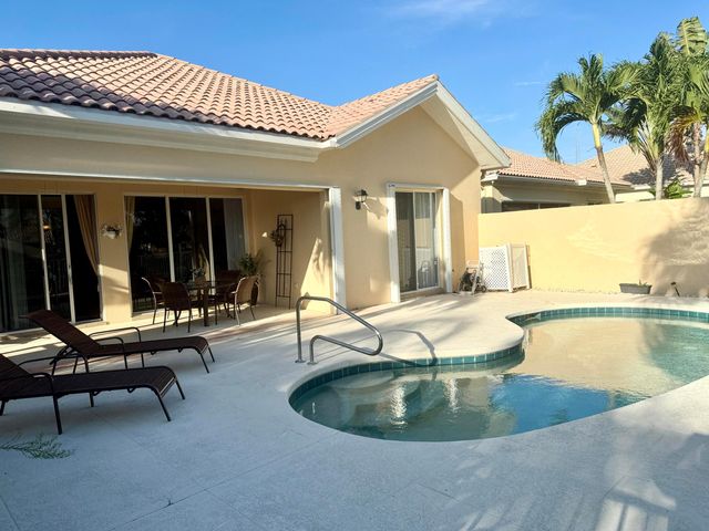 8262 Dominica Place, Wellington, FL 33414